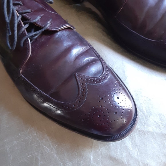 Johnston and Murphy,  Classic Brown Dress or Business Wingtips, Size 11 - Picture 10 of 10